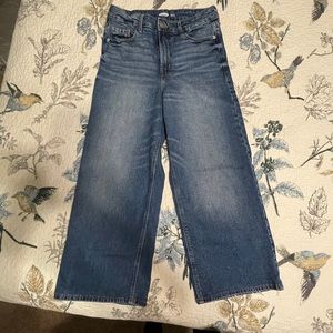Wide leg cropped jeans